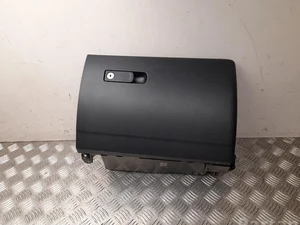 Mercedes-Benz A 206 680 37 01 / A2066803701 C-Class estate (S206) 2022 Boîte à gants