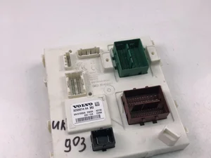 Volvo 32320214AA XC40 2022 Caja de fusibles