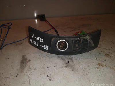 Volvo 8686026 V50 (MW) 2007 Allume-cigarette - Image 1