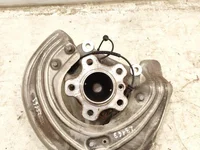 BMW 687133702, 592515-10 / 687133702, 59251510 i4 (G26) 2023 Obudowa łożyska koła z przodu z lewej