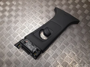 Kia 85841-R2000 / 85841R2000 Sportage V NQ5 2023 Tapisserie voiture right side