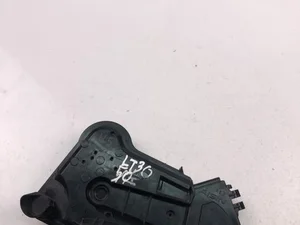 Toyota 69030-53130 / 6903053130 Camry XV70 2019 Serrure de porte