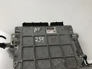 Toyota 89661-0Z250 / 896610Z250 AURIS (_E15_) 2011 Unidad de control del motor