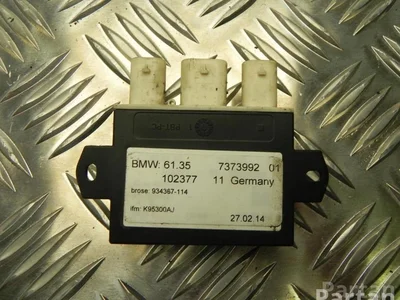 BMW 7373992, 61357422700 3 (F30, F80) 2012 Unité de commande pour l'ouverture du coffre à bagages - Image 1
