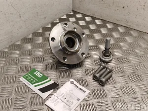 BMW 713649630, 31206850154 5 (F10) 2016 Radlager vorne links vorne rechts