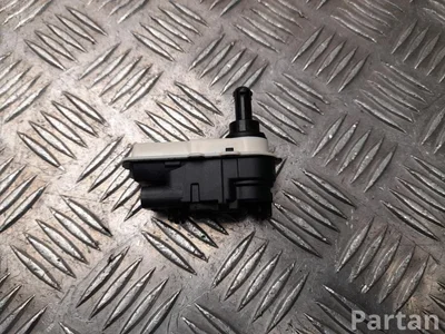 BMW 9 447 698 / 9447698 X1 (U11) 2025 Zawór ciśnieniowy, urządz. do napeł./opróż. (hydr. ham.) - Zdjęcie 1