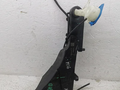 Opel 9843214980 Astra L Hatchback 2023 Réservoir d'eau de nettoyage - Image 1