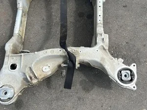 Mercedes-Benz A2973500900,  A2973500901 / A2973500900, A2973500901 EQE V295 2023 traverser