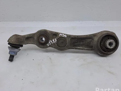 Mercedes-Benz A20507LI C-CLASS (W205) 2015 Devant bras de commande de chenille supérieur - Image 1