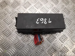 Tesla MODEL S 2014 Skrzynka bezpieczników