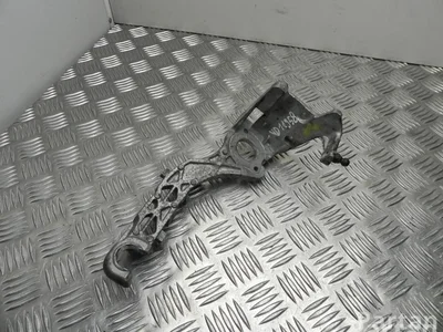 Mercedes-Benz A 651 094 04 27 / A6510940427 C-CLASS (W205) 2015 Support - Image 1