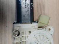 Mercedes-Benz A 230 820 09 42 / A2308200942 CLK Convertible (A209) 2006 Moteur de lève-vitre Right Front