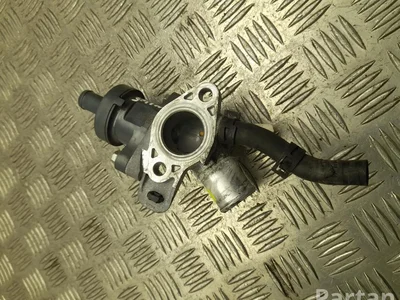 Toyota 6E12AJ0245 PRIUS (_W5_) 2016 Korpus termostatu - Obraz 1