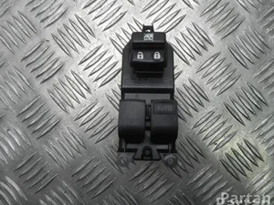 Toyota 055-1Y61 / 0551Y61 YARIS (_P13_) 2016 Bouton de lève-vitre