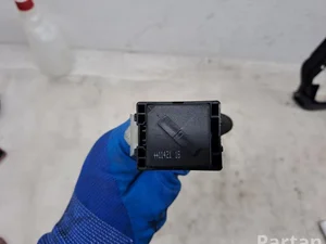 BMW 8380420 5 Touring (F11) 2012 Relais