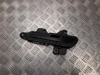 Tesla 1528114-00-D / 152811400D Model Y 2022 Poignée de porte Left Rear - Image 1