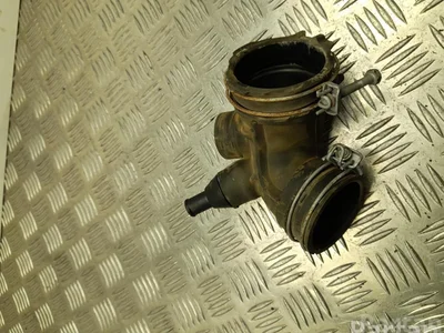 Toyota 17680-0T440 / 176800T440 C-HR (_X1_) 2019 Prise d'air / Conduit d'air d'admission - Image 1