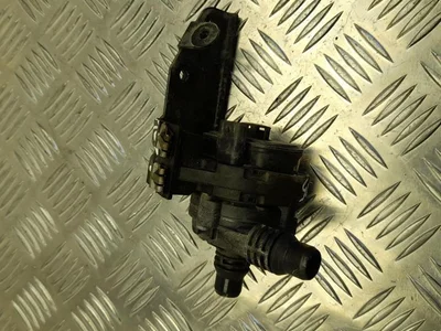 BMW 8679885 X4 (G02) 2019 Pompe à eau supplémentaire - Image 1