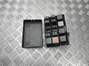 Ssangyong 82101-08E50 / 8210108E50 REXTON (GAB_) 2007 Boîte à fusibles