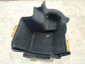 Maserati 083089406 GRAN TURISMO 2011 Poszycie bagażnika z prawej