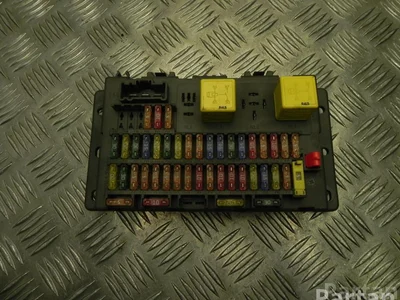 Rover 518174503 75 (RJ) 2000 Boîte à fusibles - Image 1