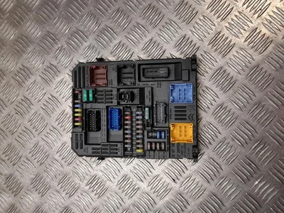 Peugeot 9846482980 3008 SUV 2021 Boîte à fusibles - Image 1