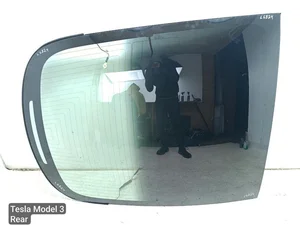 Tesla MODEL 3 2018 Heckscheibe
