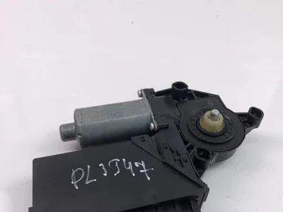 Audi 8E0959802E A4 (8E2, B6) 2004 Motor para subida de ventanas - Imagen 1
