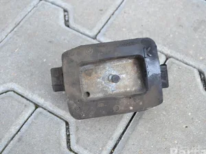 BMW 6770289, 2231, 139811 5 (F10) 2015 montage en caoutchouc collé