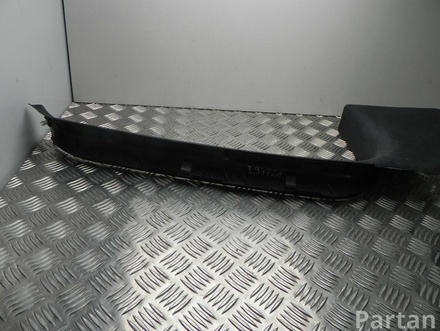 MERCEDES-BENZ A 166 680 01 35 / A1666800135 M-CLASS (W166) 2012  scuff plate - sill panel Left Front