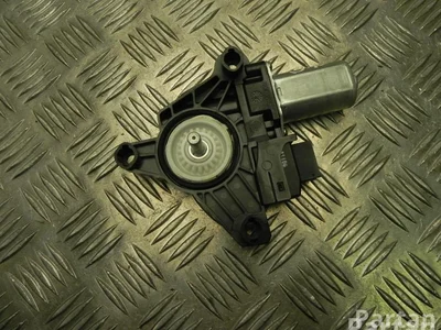 Mercedes-Benz A 246 906 32 00 / A2469063200 GLE (W166) 2017 Moteur de lève-vitre Left Rear - Image 1