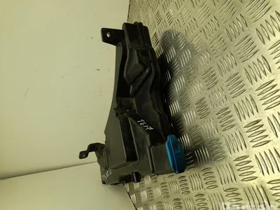 Audi 8W6955451E A5 Sportback (F5A) 2018 Réservoir d'eau de nettoyage - Image 1