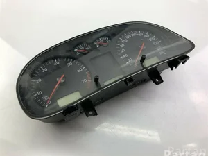 Volkswagen 1J0920801C BORA (1J2) 2000 Tableau de bord