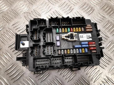 Tesla 1094409-00-E / 109440900E MODEL S 2017 Caja de fusibles - Imagen 1