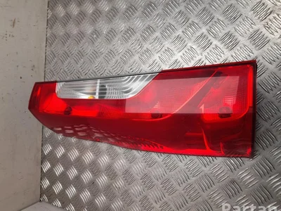 Mercedes-Benz A 910 820 01 00 / A9108200100 Sprinter (907/910) 2020 Feu arrière - Image 1