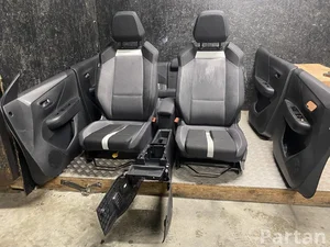 Opel FRONTERA (OV24) 2025 Juego del asiento Panel de puertas Apoyabrazos