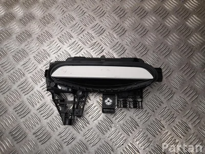 BMW 5 A0C 432 / 5A0C432 2 U06 Active Tourer 2022 Poignée de porte Right Rear - Image 1