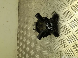 Ford USA LU5A-8C508-AE / LU5A8C508AE Mustang Mach-E 2022 Pompe à eau supplémentaire