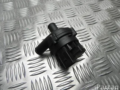 Mercedes-Benz A 211 835 03 64 / A2118350364 R-CLASS (W251, V251) 2007 Pompe à eau supplémentaire - Image 1