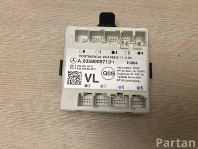 Mercedes-Benz A2059005713 C-CLASS T-Model (S205) 2015 Valdymo blokas durų kairė priekis - Paveiksliukas 1