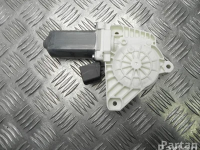 Mercedes-Benz A 207 820 05 42 / A2078200542 E-CLASS Coupe (C207) 2012 Moteur de fermeture de porte Right Front - Image 1