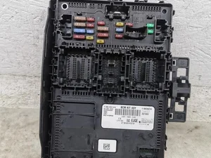 Ford LU5T15604EJGE Focus IV (HN) 2021 Boîte à fusibles