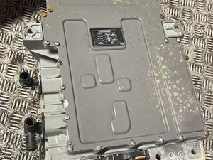 BYD KTZ37X45S-A, SC2EM-2142700BA / KTZ37X45SA, SC2EM2142700BA Atto 3 2023 Onduleur avec convertisseur