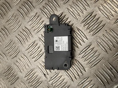 Tesla 1447430-00-A / 144743000A MODEL 3 2019 Amplificateur d'antenne - Image 1