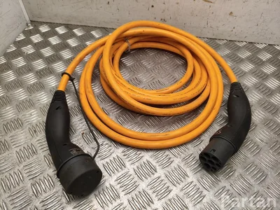 Toyota 5555000242 PRIUS (_W6_) 2024 Vehicle charging cable - Image 1