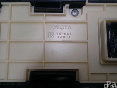 Lexus 75F941 IS III (_E3_) 2014 Commutateur multiple - Image 1