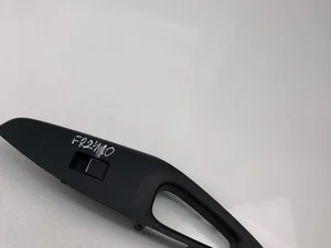 Toyota 74272-02820 / 7427202820 COROLLA ( E210) Sedan 2021 Bouton de lève-vitre