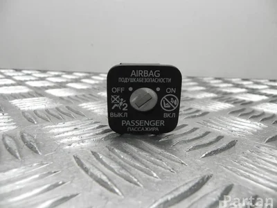 Toyota 209-1E39 / 2091E39 YARIS (_P13_) 2014 Serrure d'airbag - Image 1