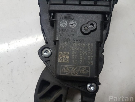 VOLVO 4M51-9F836-BH / 4M519F836BH C30 2007 Accelerator Pedal