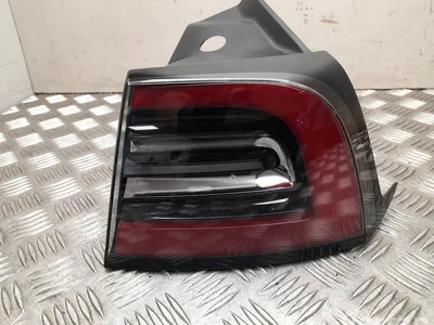 Tesla 1502087-00-D / 150208700D Model Y 2021 Galinis žibintas dešinė - Nuotrauka 1